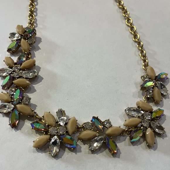 Gorgeous New J.Crew Gold Tone Clear Rhinestone Flower Statement Necklace. - Picture 5 of 6